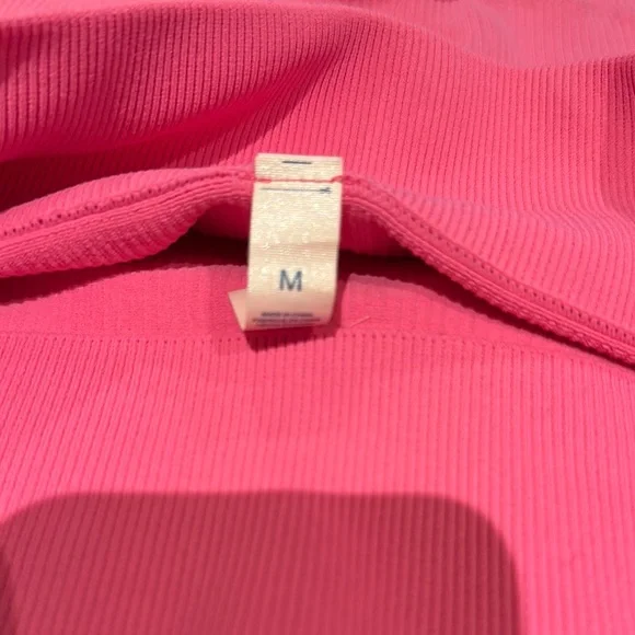 Pink ribbed Sports Bra and Shorts Set - Picture 7 of 8